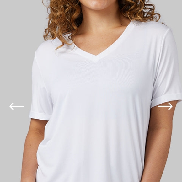 32 Degrees Tops - 32 Degrees White V-Neck Tee Size M Short Sleeve Top